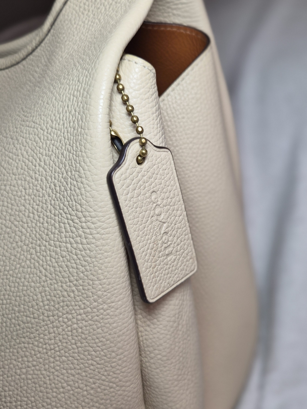 COACH Lana LARGE Shoulder Bag in Ivory Polished Pebble Leather - Picture 4 of 11